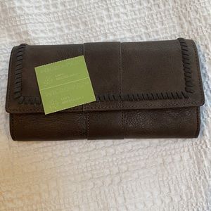 3 for $15 💛 NWT brown Micro Pak wallet